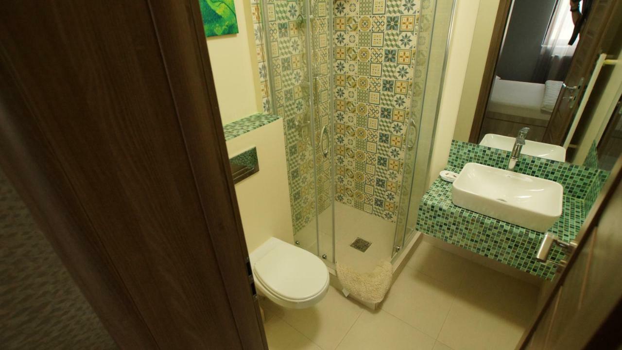 Vila Fara Nume Navodari Luaran gambar