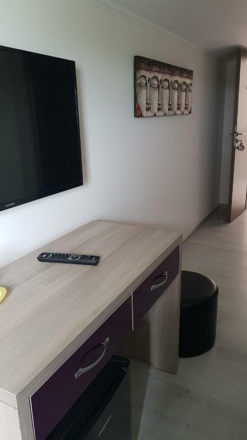 Vila Fara Nume Navodari Luaran gambar