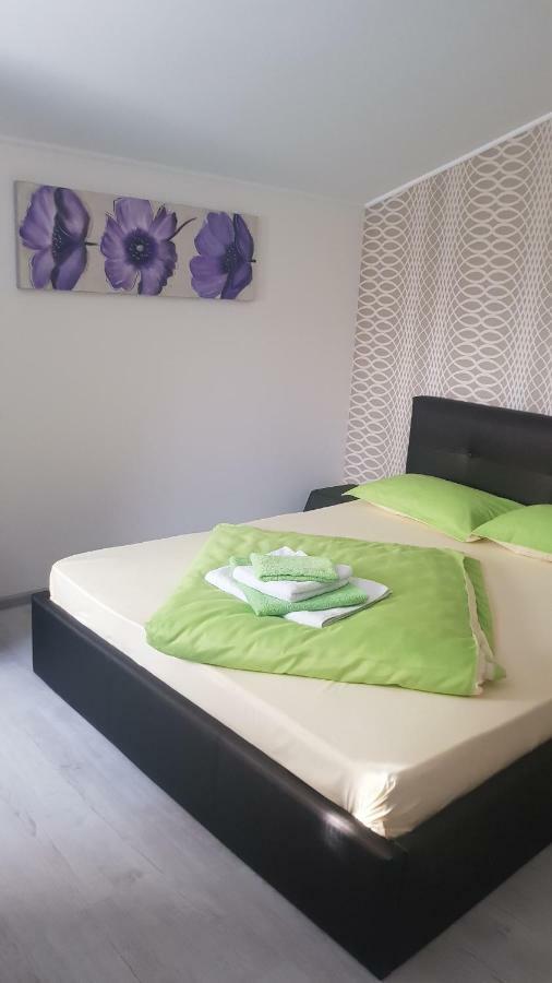 Vila Fara Nume Navodari Luaran gambar
